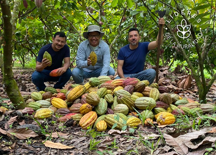 Ac tot junto a otros productores